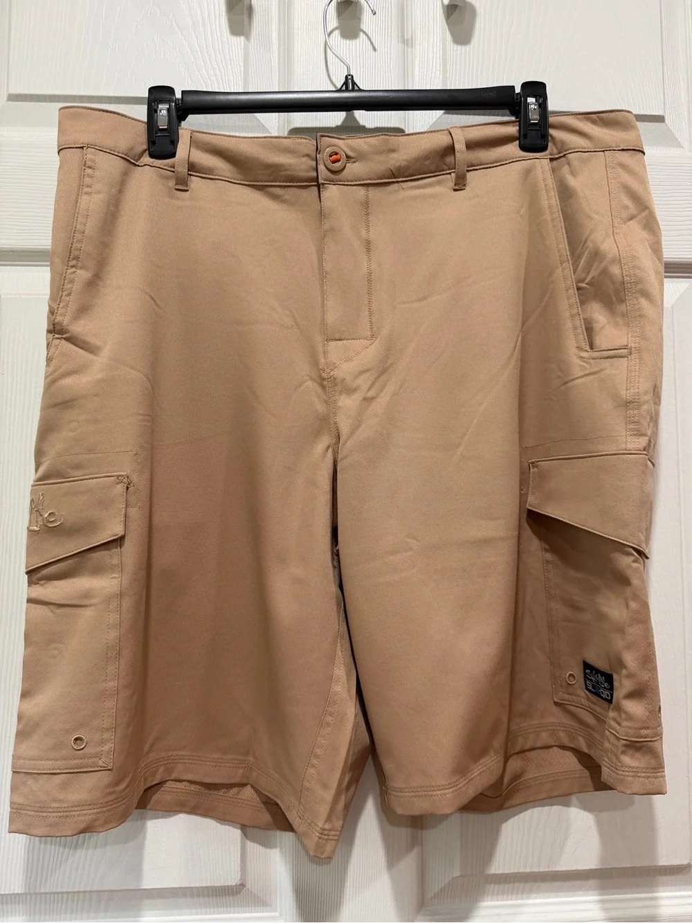Salt Life Men's Khaki SLX Performance Cargo Shorts- NWT